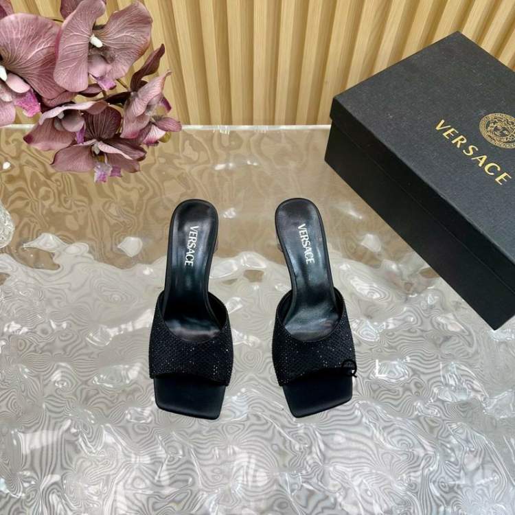 Picture of Versace Shoes _SKUVersacesz35-407CMLL120220404